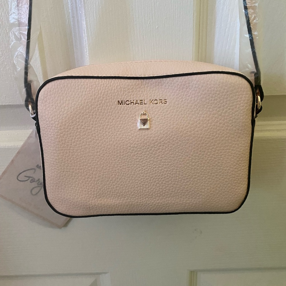 Brand New- Micheal Kors Blush Crossbody! - Picture 4 of 8